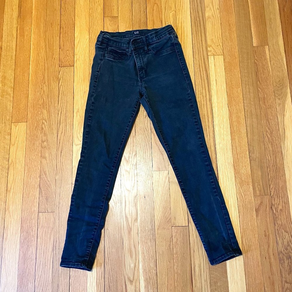 Very Gently Worn Skinny Black Gap Size 6 Denim Jeans